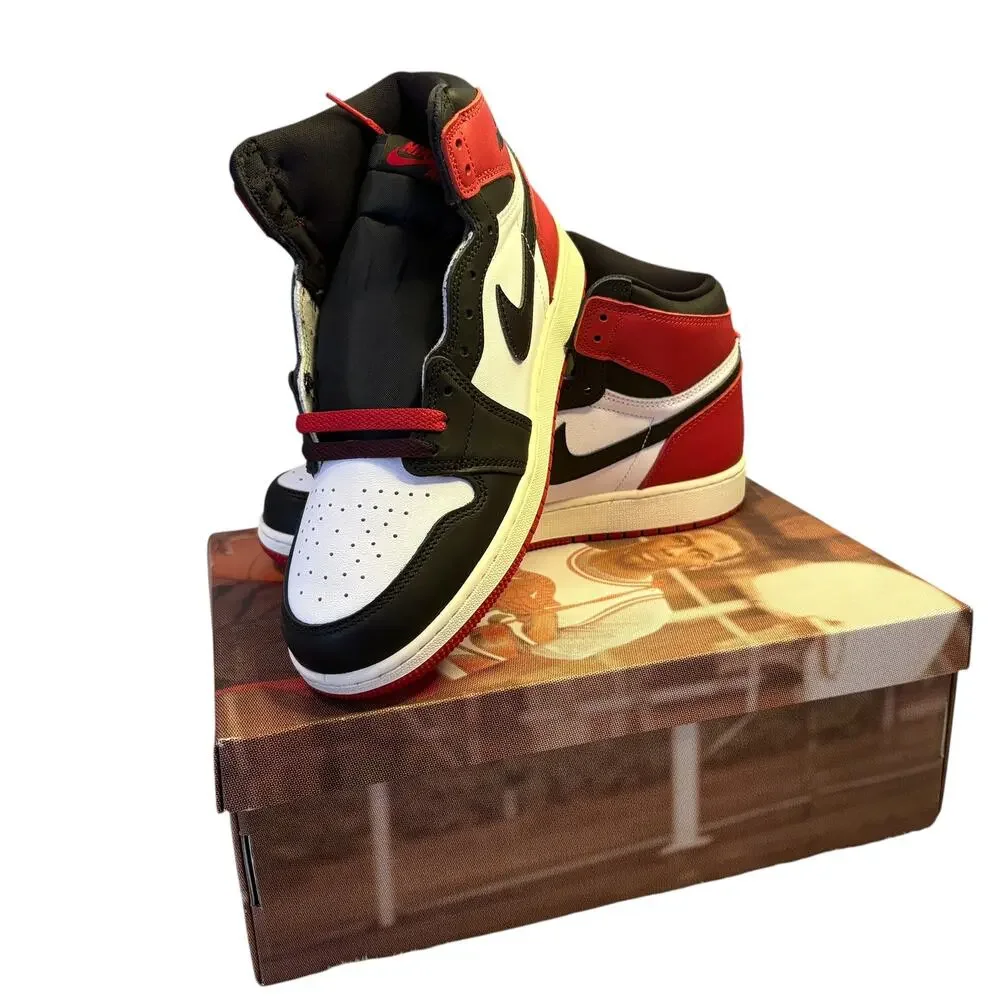 Nike Air Jordan 1 Retro High OG GS Sz 7Y / 8.5 Women‎ FD1437 106